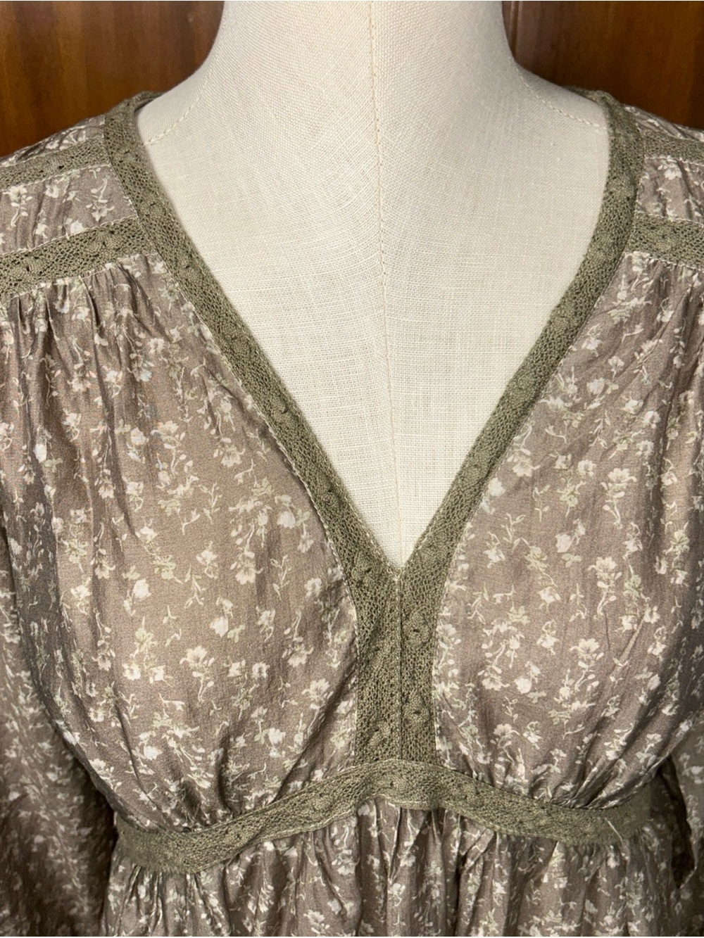 In Loom Beige Floral Long Sleeve Tiered Maxi Dress Cottage Core Fairy Bridgerton - Picture 16 of 16